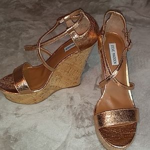 🎉SALE⬇️Steve Madden Rose Gold platform wedge